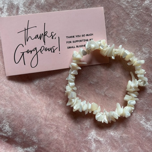 Chip Shell Bracelet 🐚 - Picture 3 of 3
